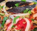 LCHF Pasta med musslor, tomat och chèvre